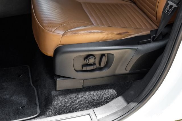 Used 2019 White Land Rover HSE Luxury image 50