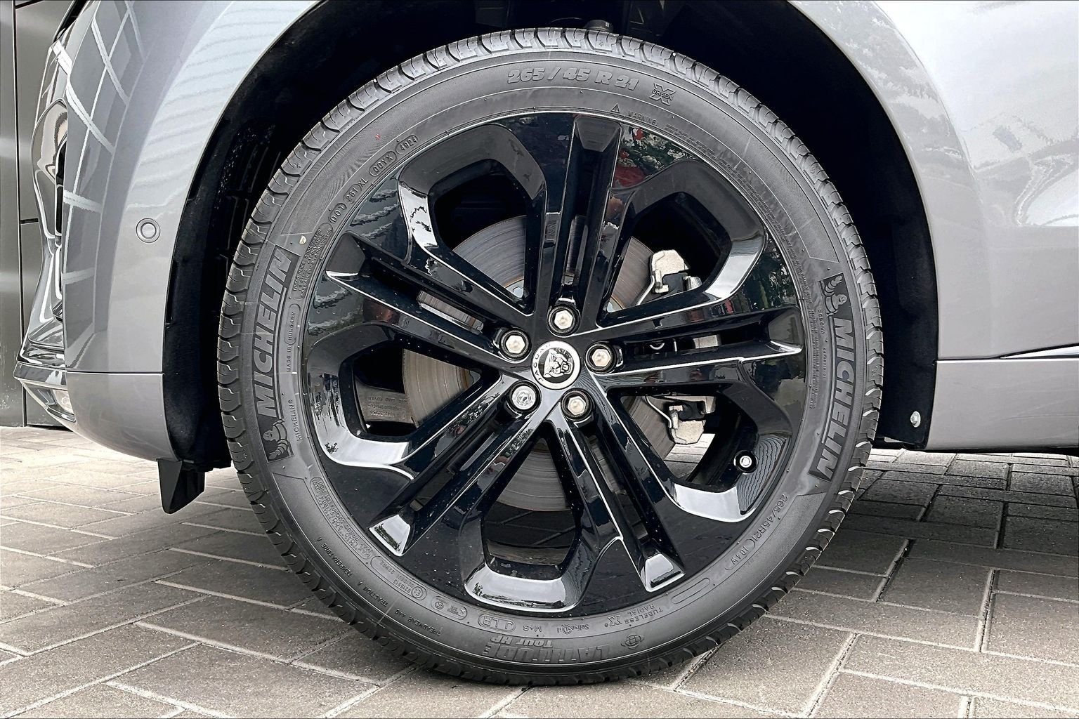 New 2026 Eiger Grey Jaguar P250 R-Dynamic S image 12