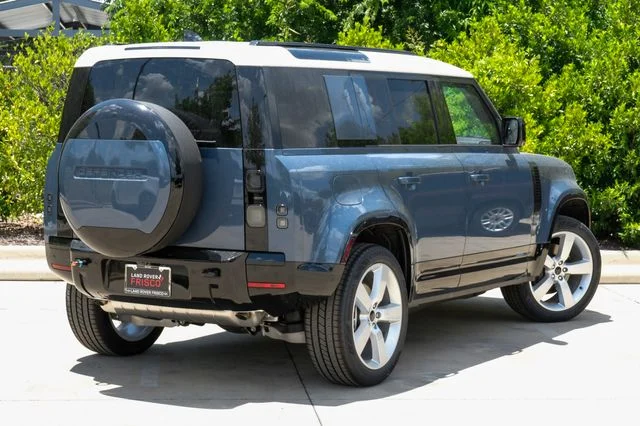 New 2026 Tasman Blue Land Rover X-Dynamic SE image 11