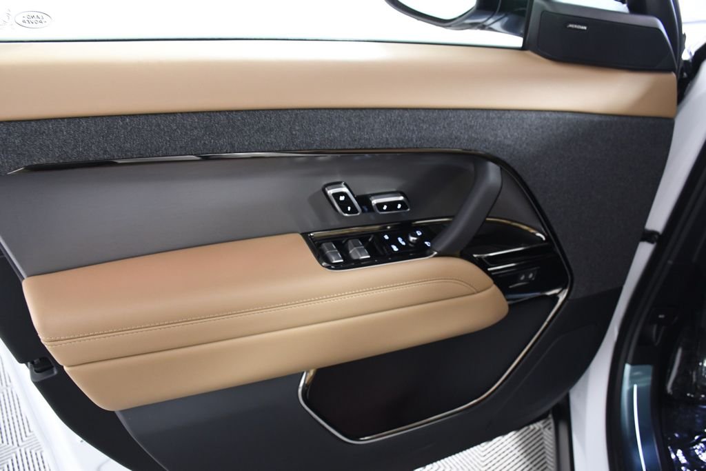 New 2026 Fuji White Land Rover SE image 14