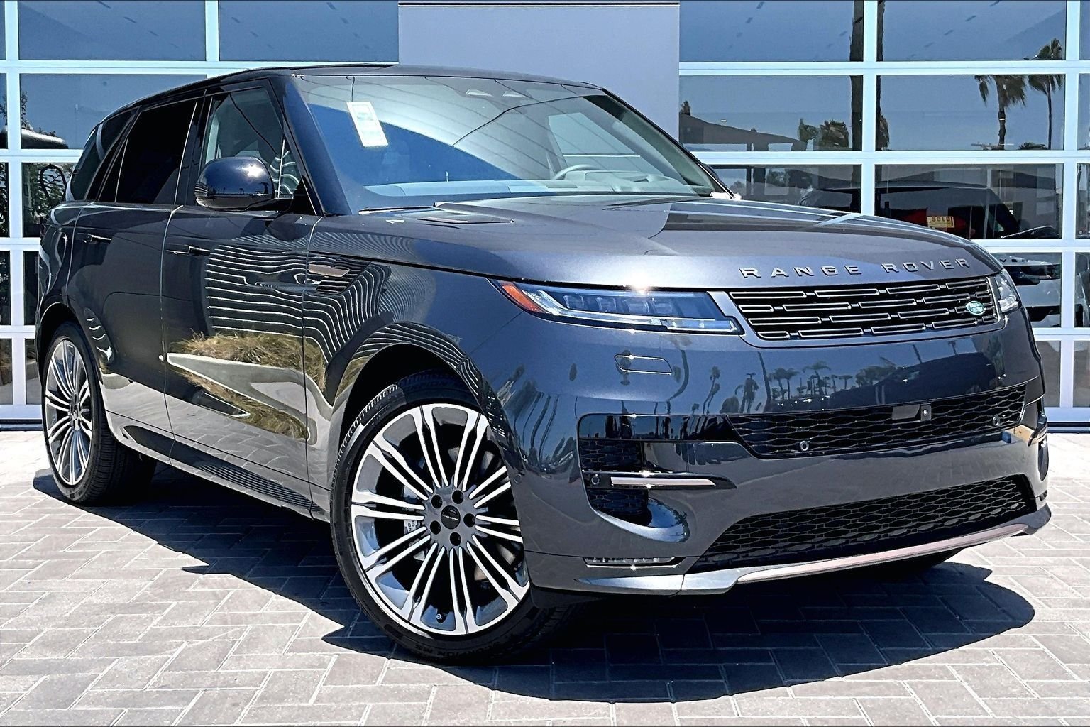 New 2026 Carpathian Grey Land Rover Dynamic SE image 2