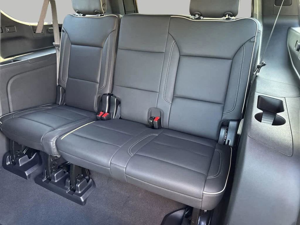 2026 Chevrolet Suburban Premier - Photo 14
