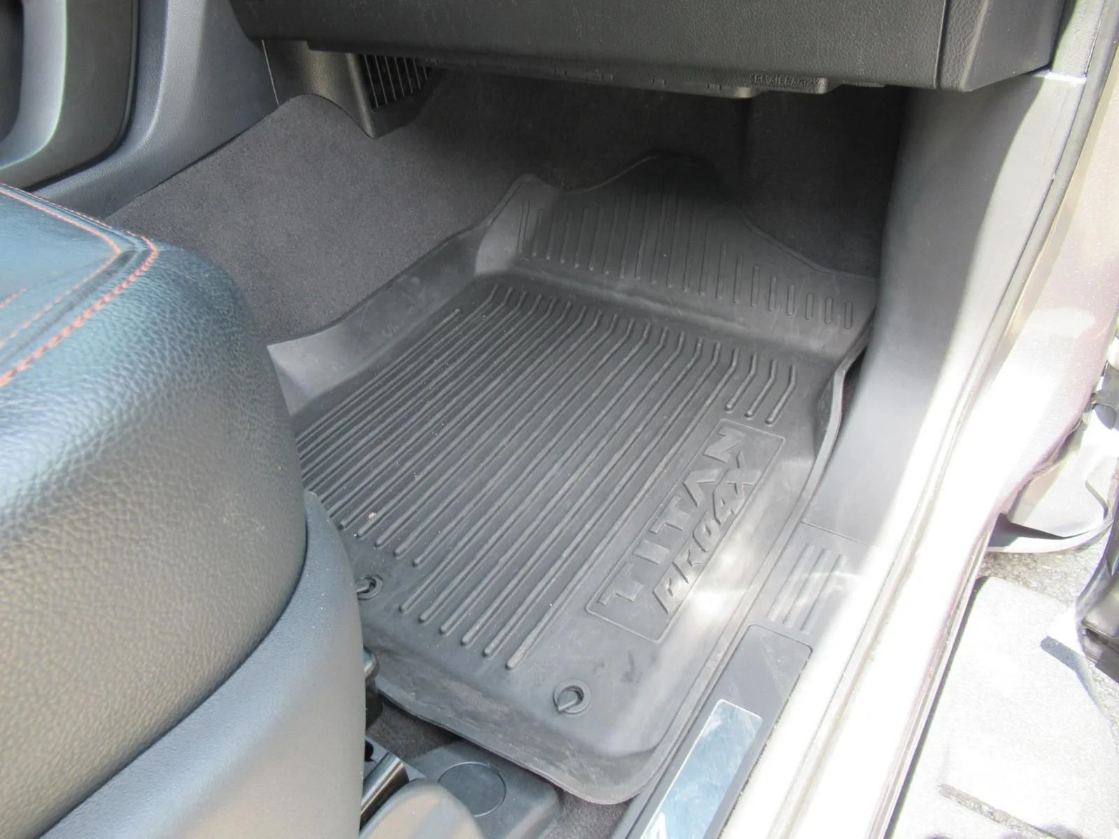 Used 2022 Gray Nissan PRO-4X image 34