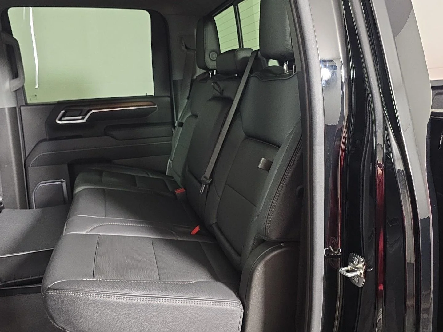 Used 2025 Onyx Black GMC Denali image 34