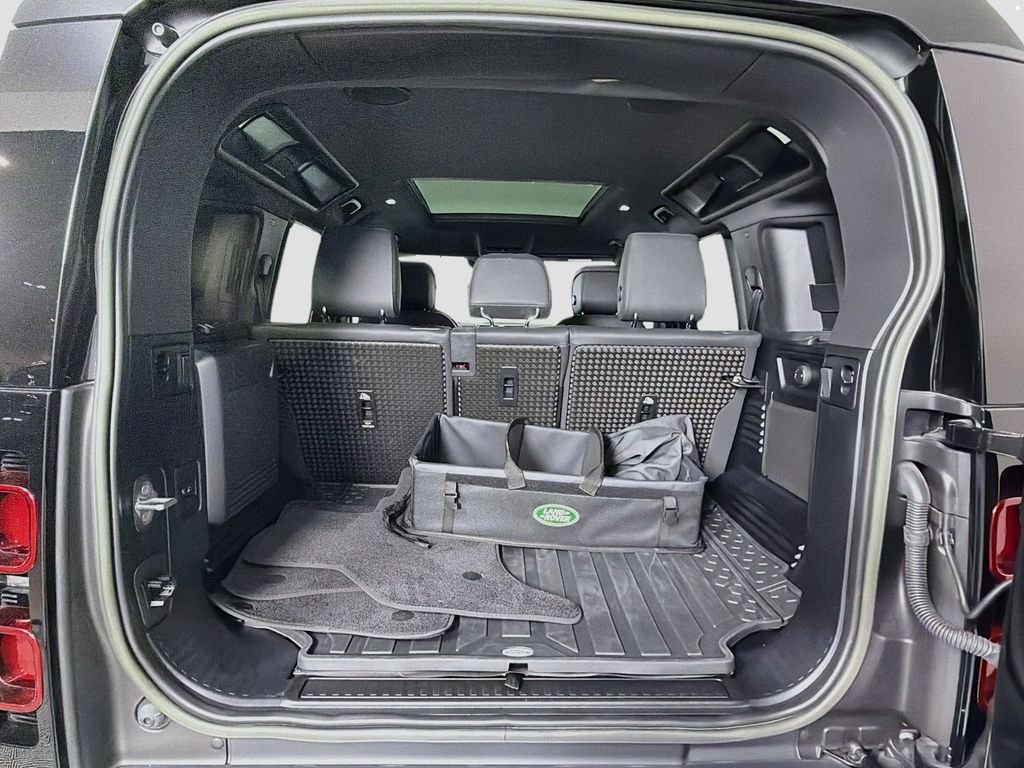 Certified Used 2023 Black Land Rover SE image 28