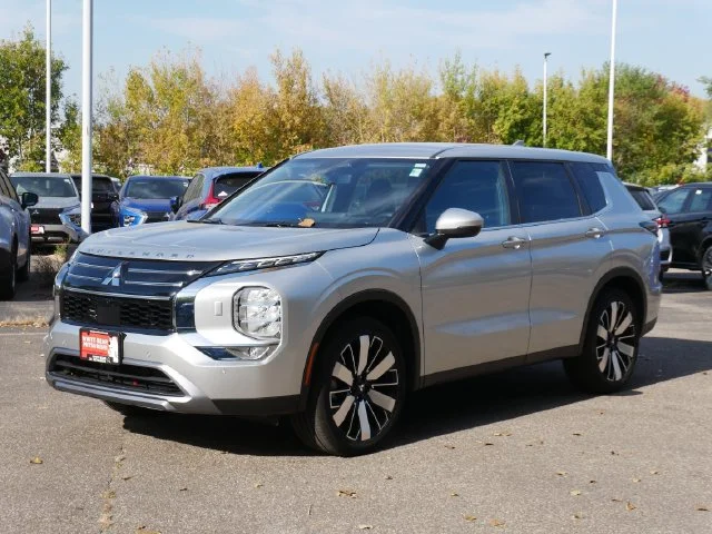 Certified 2026 Mitsubishi Outlander SE with VIN JA4J4VAB4TZ008571 for sale in White Bear Lake, Minnesota