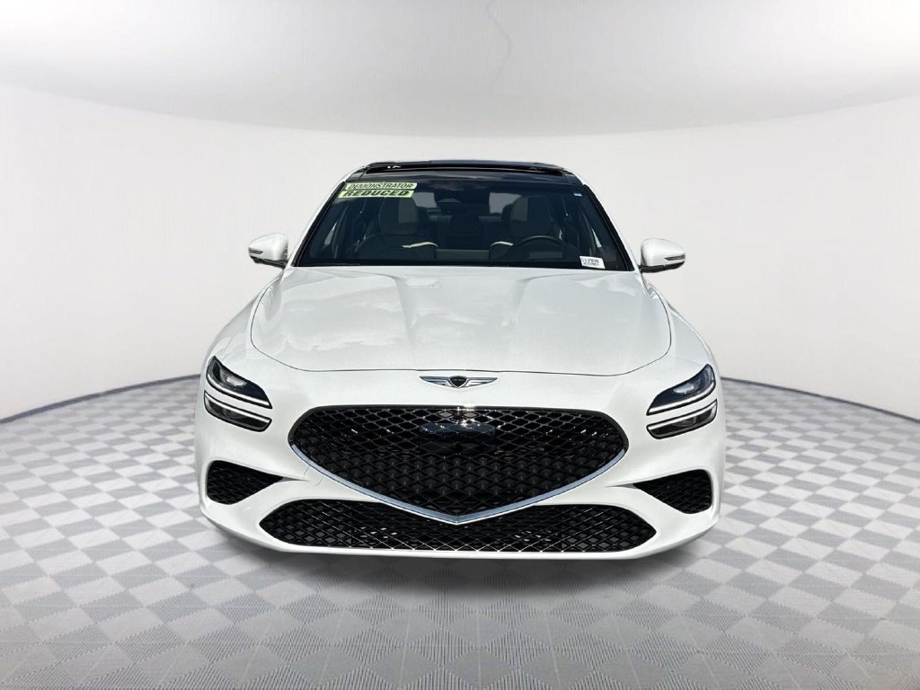 Used 2025 White Genesis 3.3T Sport Advanced image 2