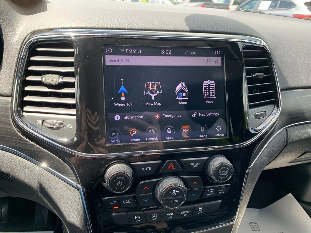 Used 2020 Black Jeep Limited image 21