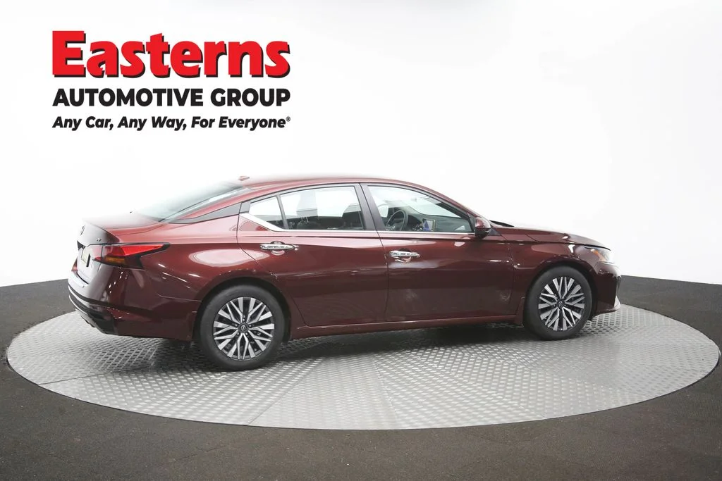 Used 2023 Red Nissan 2.5 SV image 43