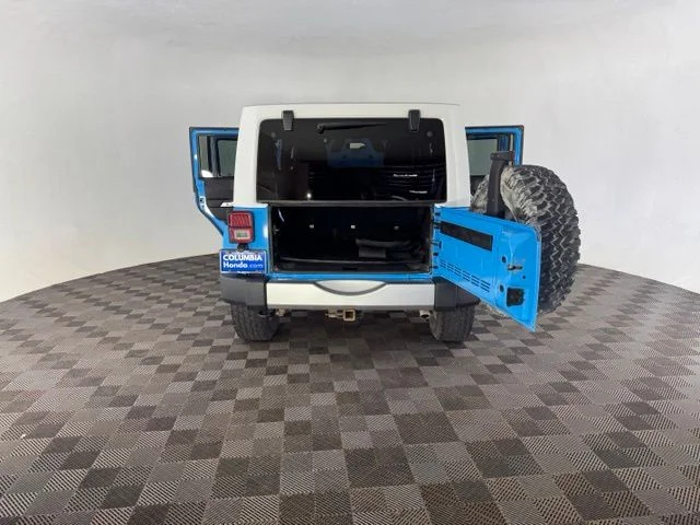 Used 2017 Blue Jeep Unlimited Sahara image 18