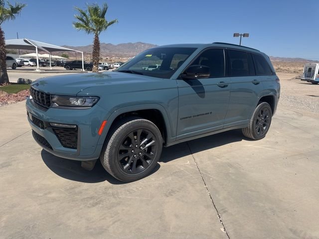 2026 Jeep Grand Cherokee Limited Reserve 4x4's photo