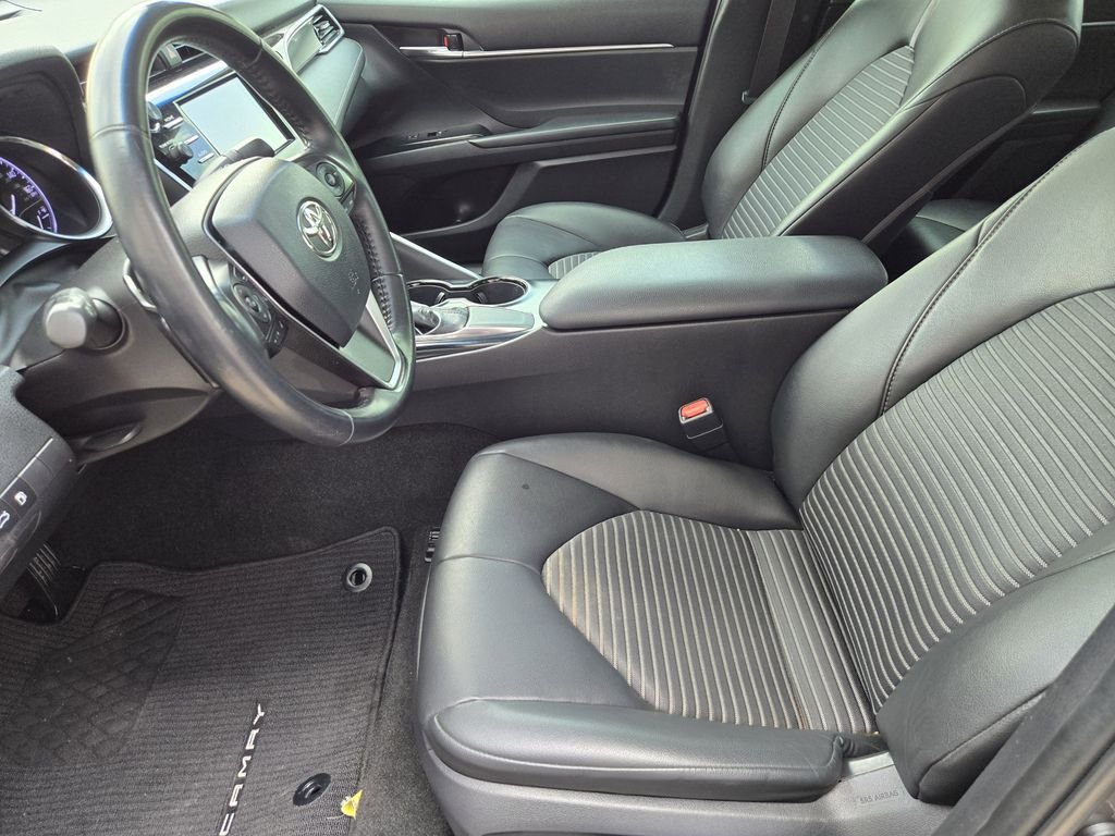 2018 Toyota Camry SE - Photo 8