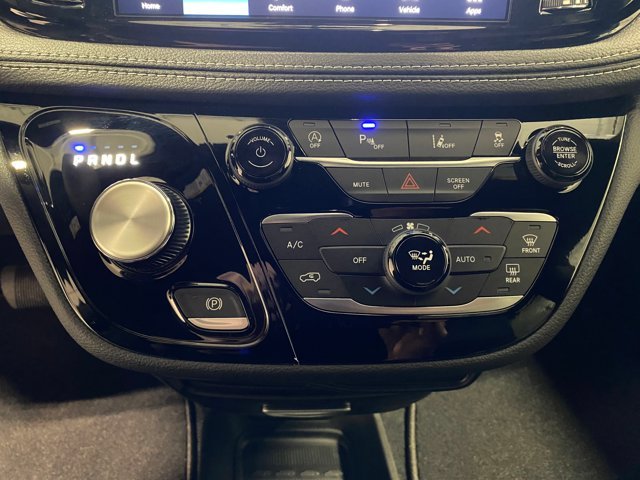 2026 Chrysler Pacifica Select - Photo 14