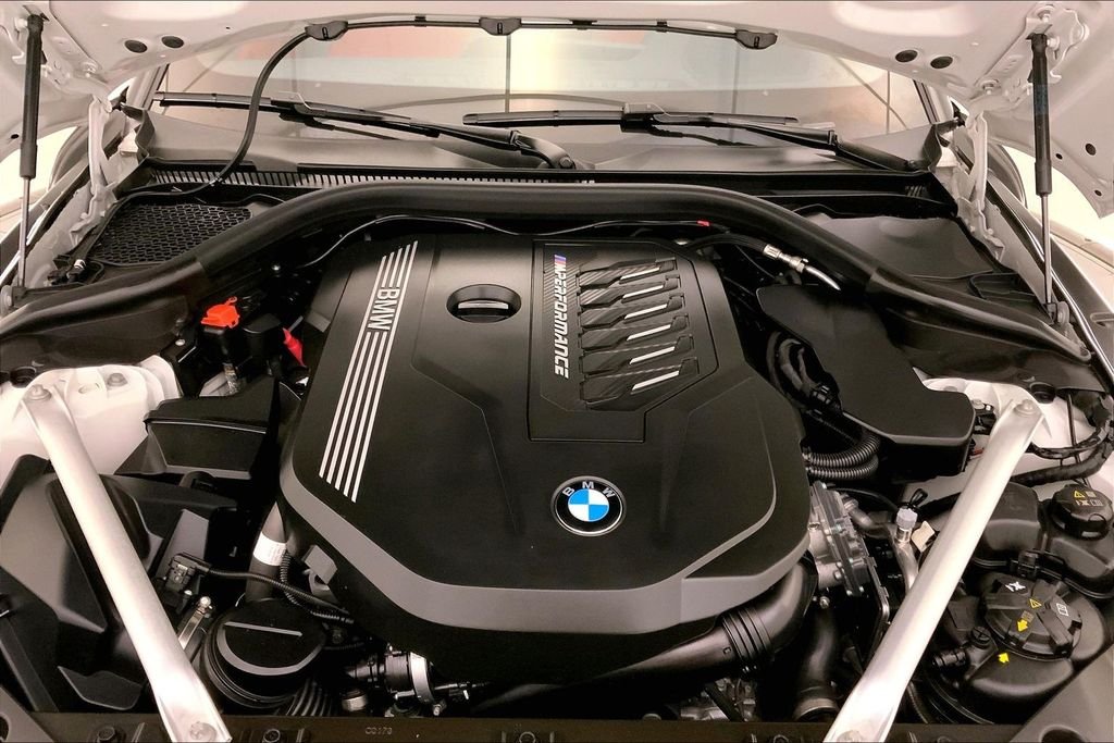 Certified Used 2023 Alpine White BMW  image 9