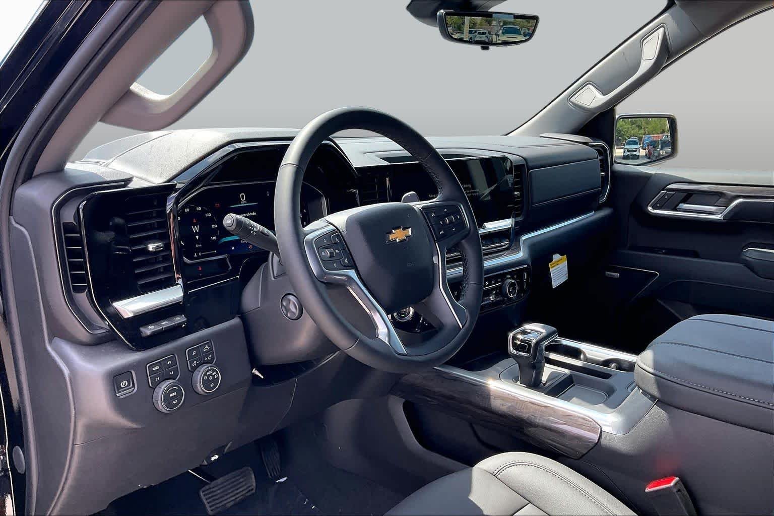 2026 Chevrolet Silverado 1500 LTZ - Photo 8