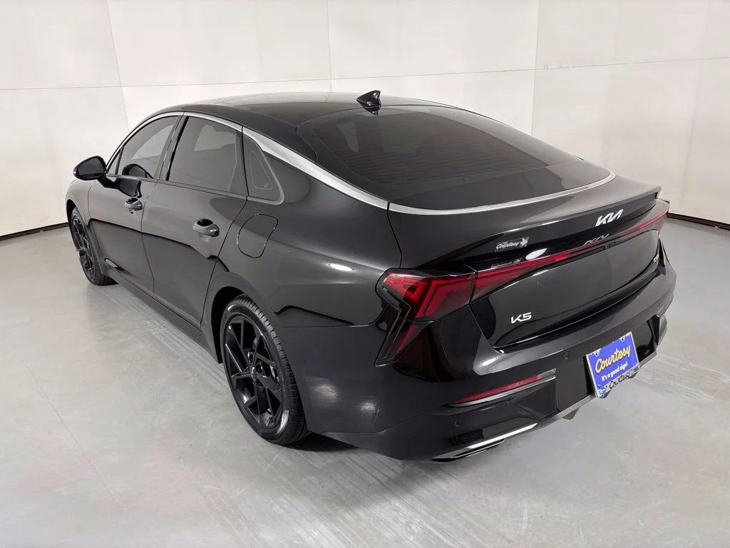 New 2027 Aurora Black Pearl Kia GT-Line image 6
