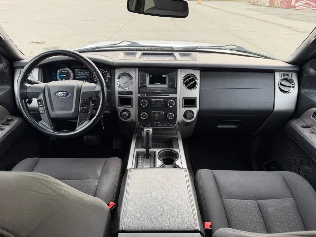 Used 2016 Oxford White Ford XLT image 21