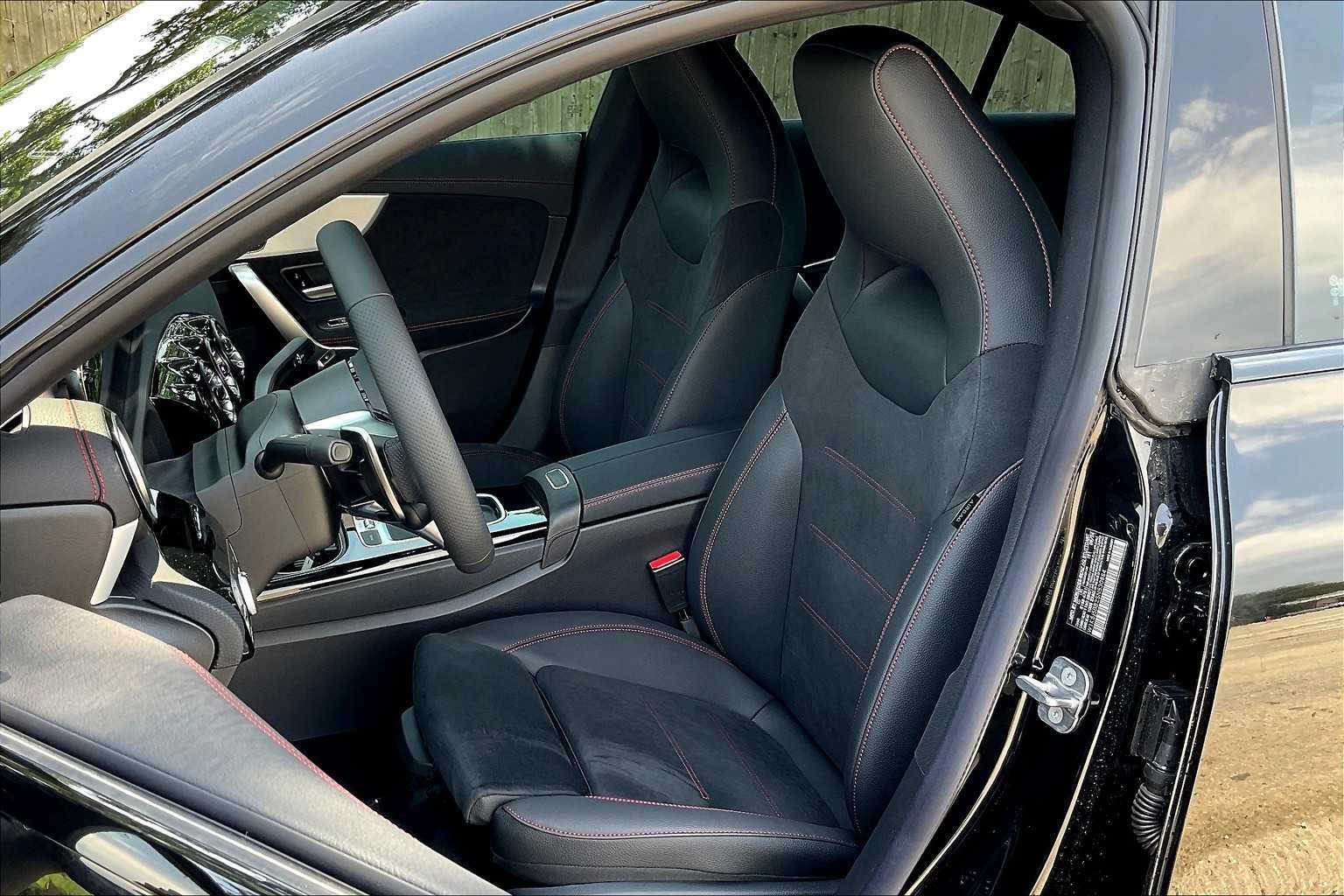 2025 Mercedes-Benz CLA AMG CLA35 - Photo 13