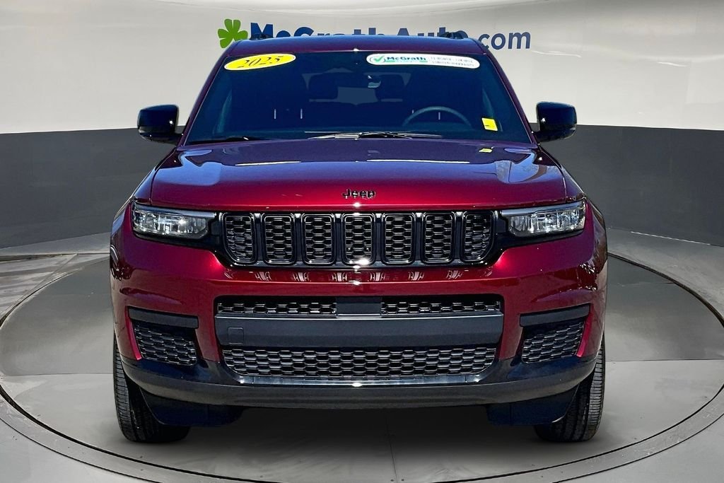 Used 2025 Red Jeep Altitude image 2
