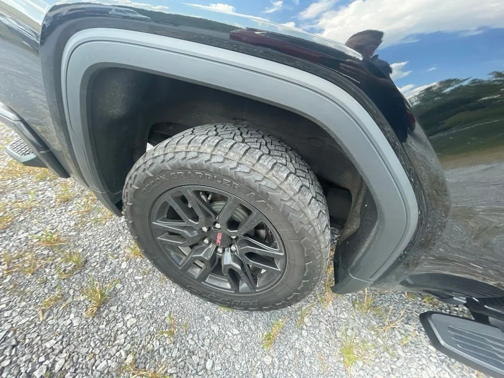 Used 2022 Black GMC Elevation image 11