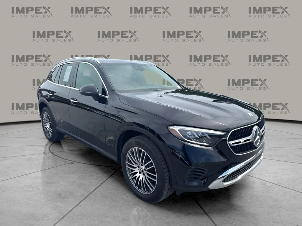Used 2025 Black Mercedes-Benz GLC 300 image 4