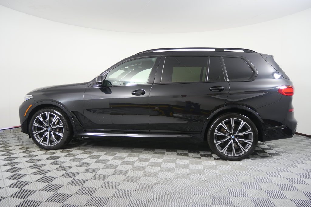 Used 2022 Black Sapphire Metallic BMW M50i image 7