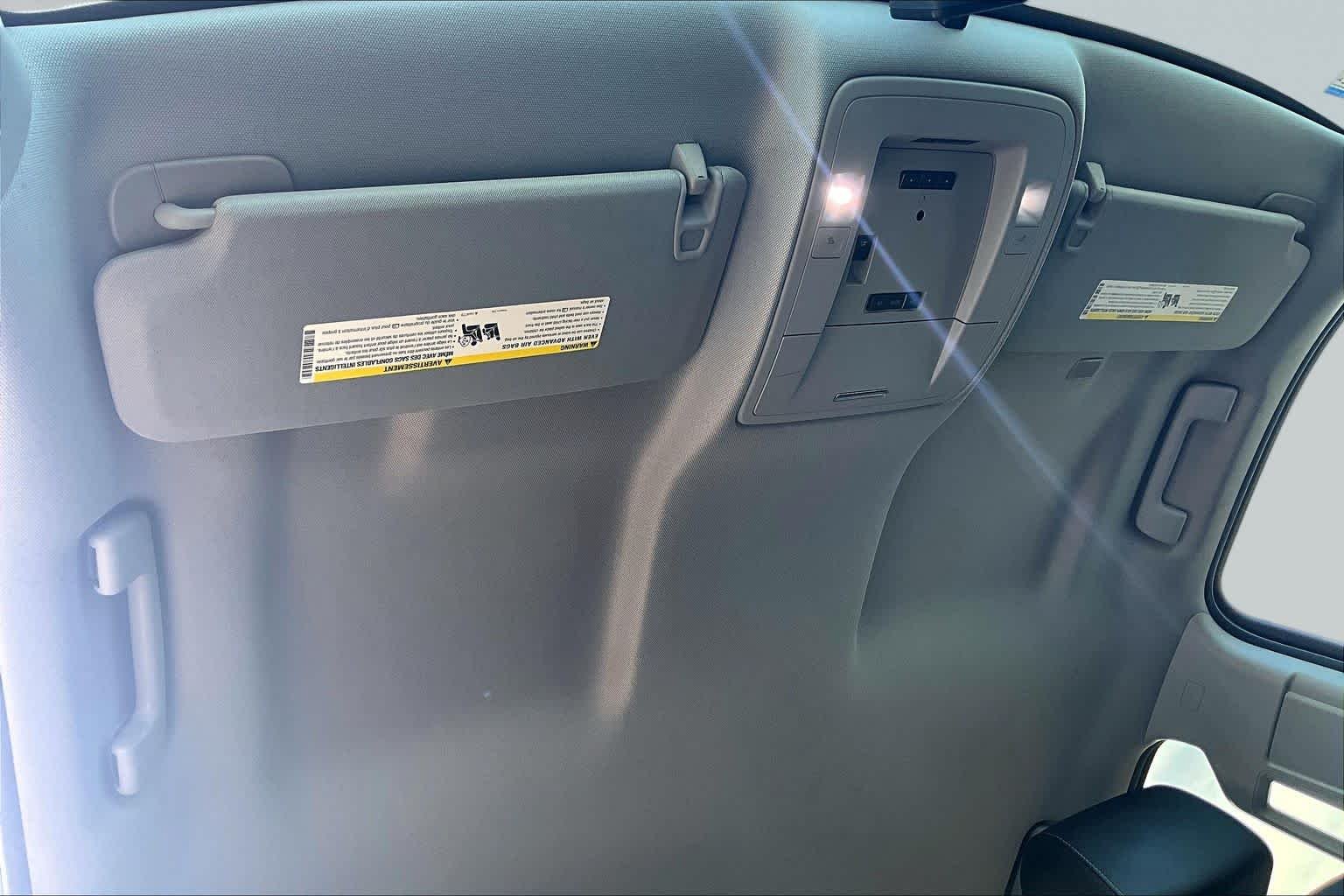 Used 2018 Summit White Chevrolet LTZ image 14