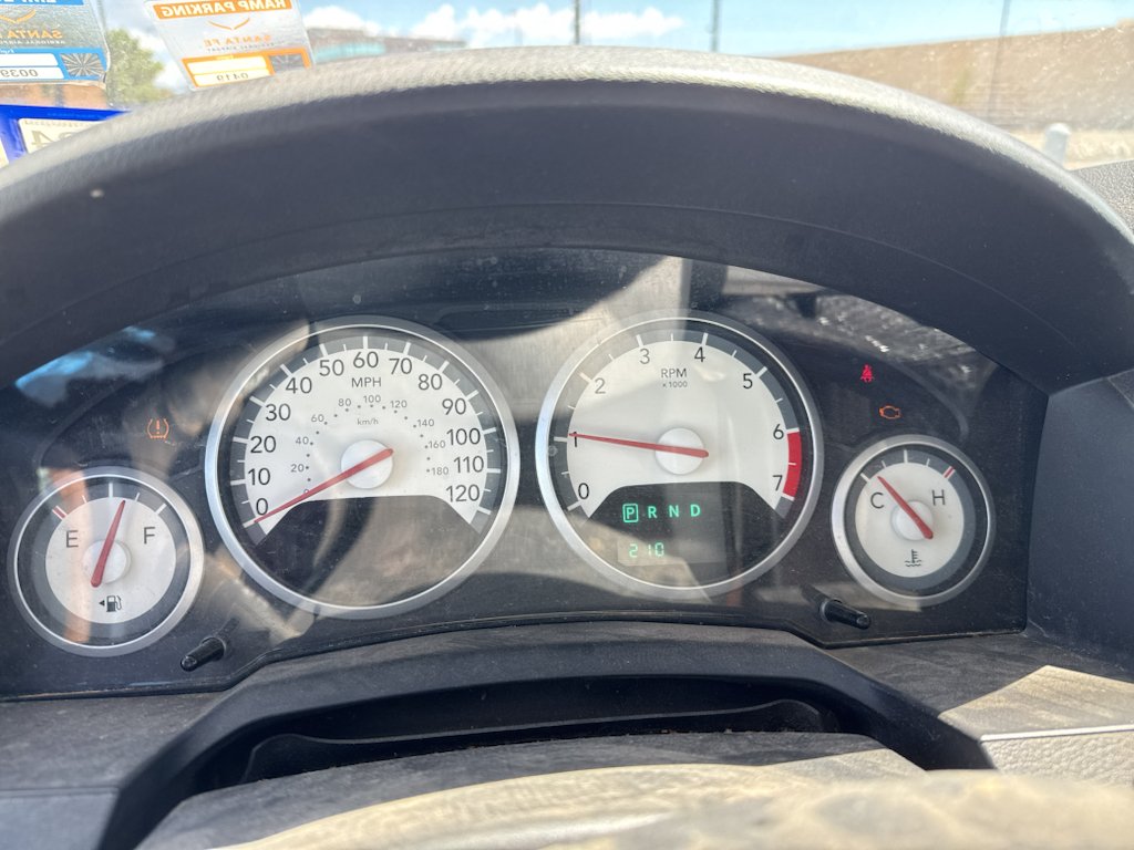 Used 2010 Stone White Clearcoat Dodge SXT image 6