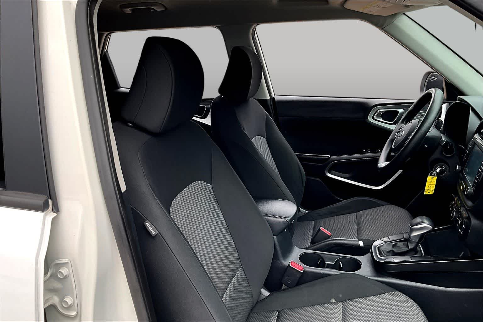 Used 2021 Snow White Pearl Kia LX image 9