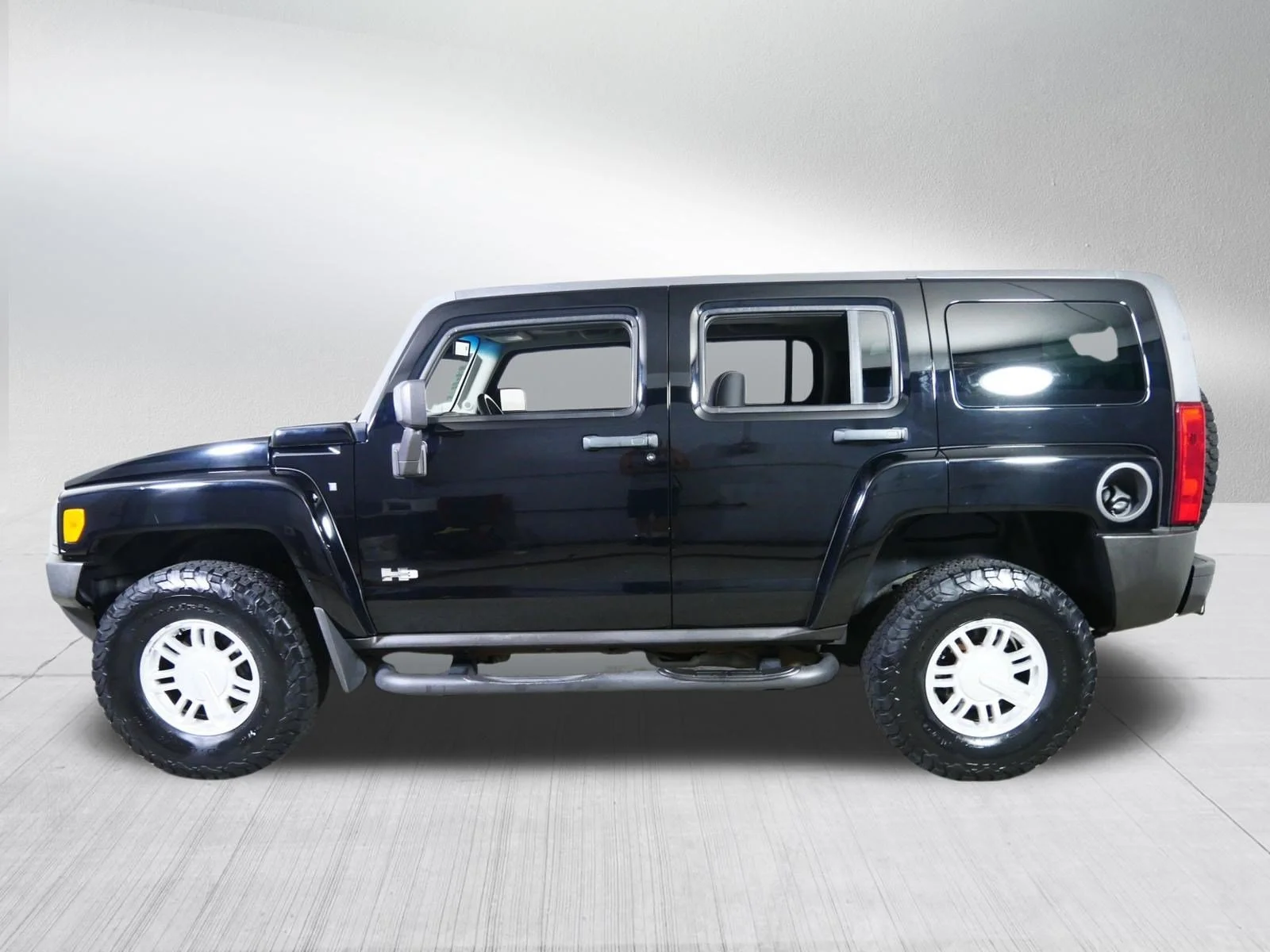 Used 2008 Black HUMMER SUV image 4