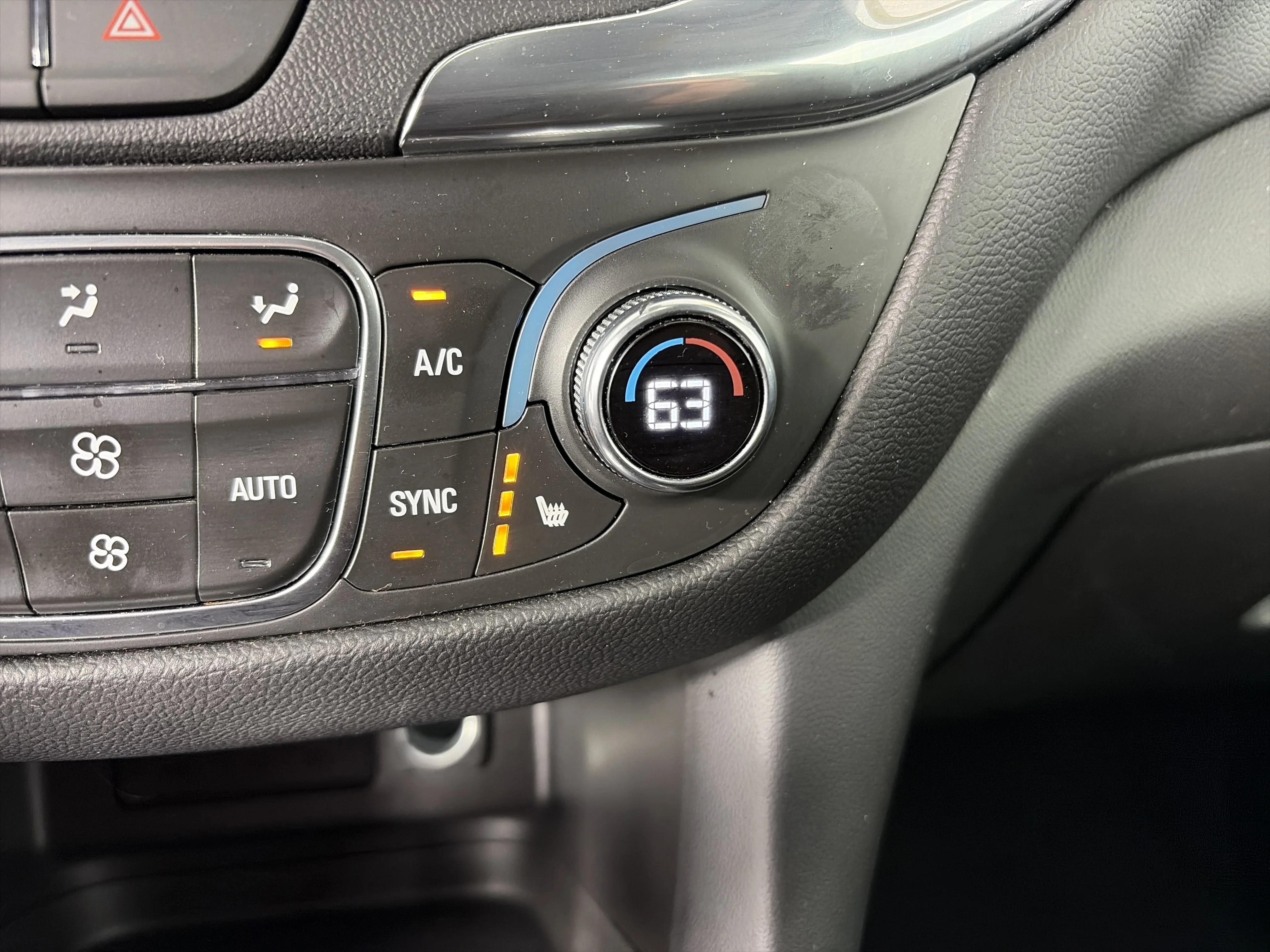 2024 Chevrolet Equinox LT - Photo 25