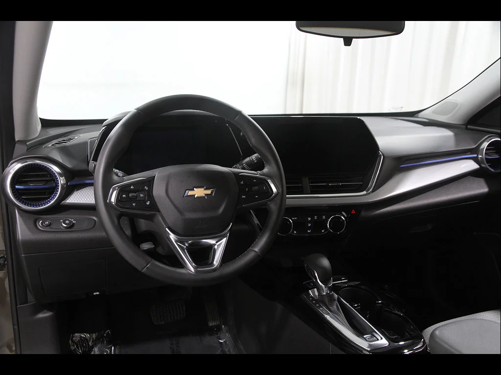 2024 Chevrolet Trax LT - Photo 6