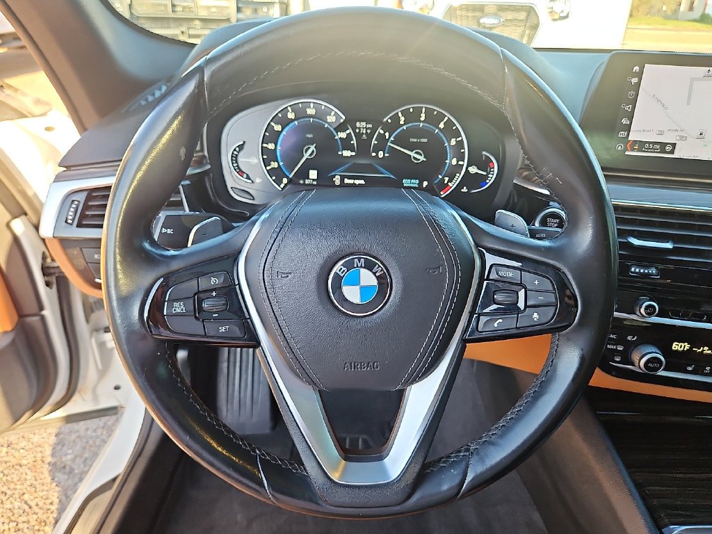 Used 2018 White BMW 540i xDrive image 21