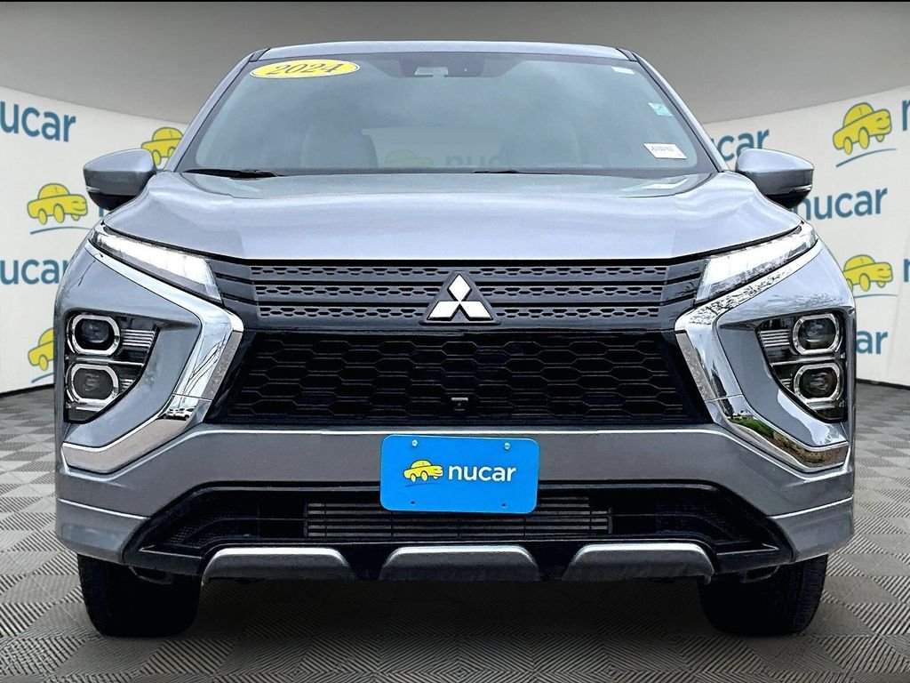Used 2024 Gray Mitsubishi SE image 2