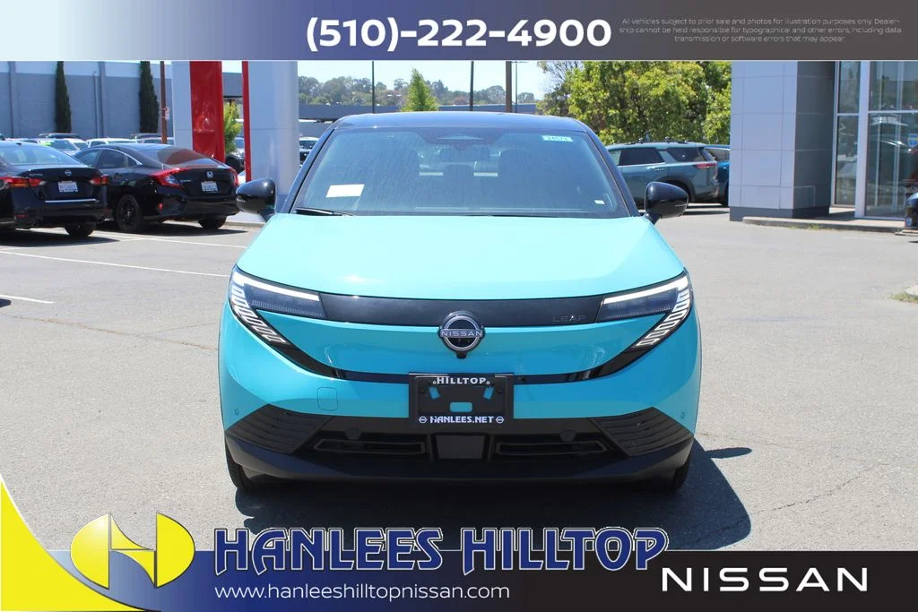 New 2026 Seabreeze Blue Pearl / Super Black Two-tone Nissan SV+ image 4