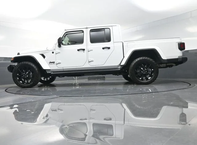 Used 2025 White Jeep Nighthawk image 34