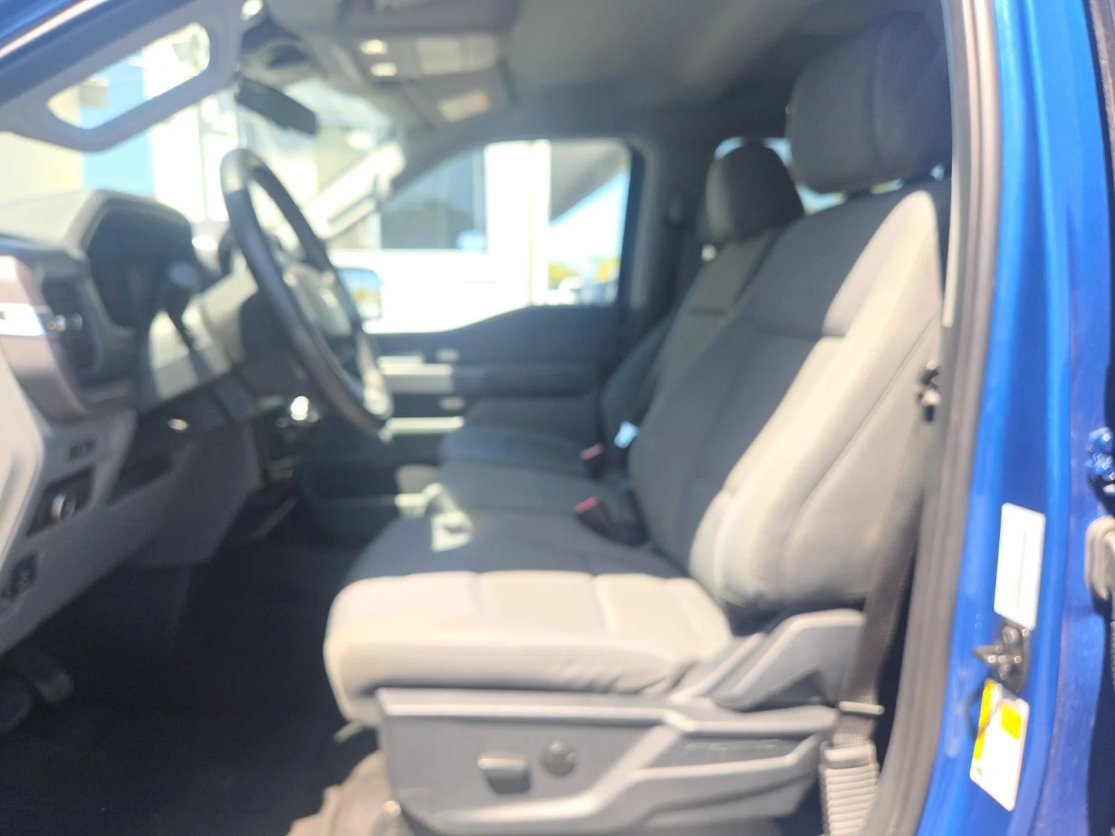 Used 2025 Atlas Blue Ford XLT image 17