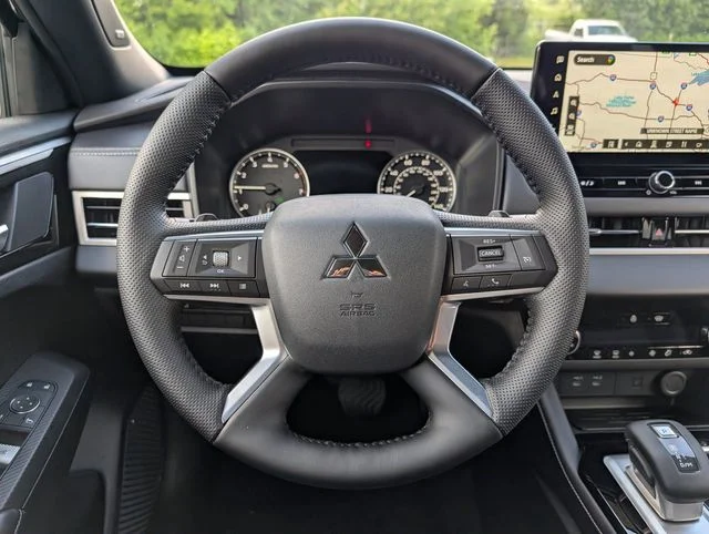 New 2026 Graphite Gray Mitsubishi LE 1.5T S-AWC image 8