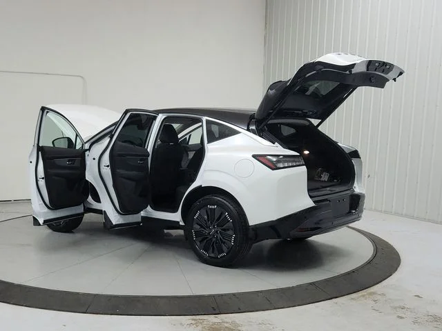 New 2026 White Nissan Platinum image 13