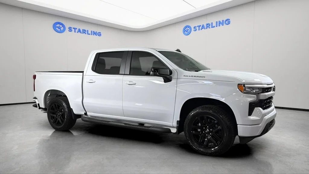 Used 2026 Summit White Chevrolet RST image 12