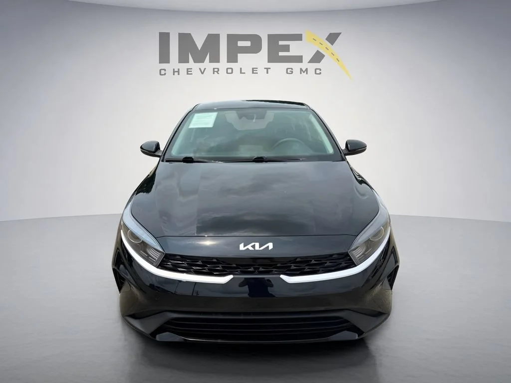 Used 2024  Kia LXS image 8