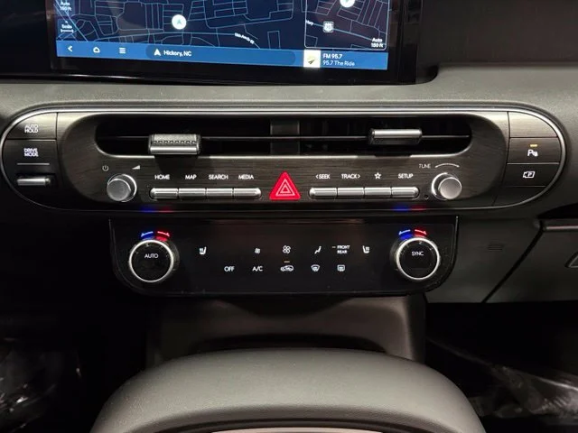 Used 2026 Red Hyundai SEL Convenience image 25
