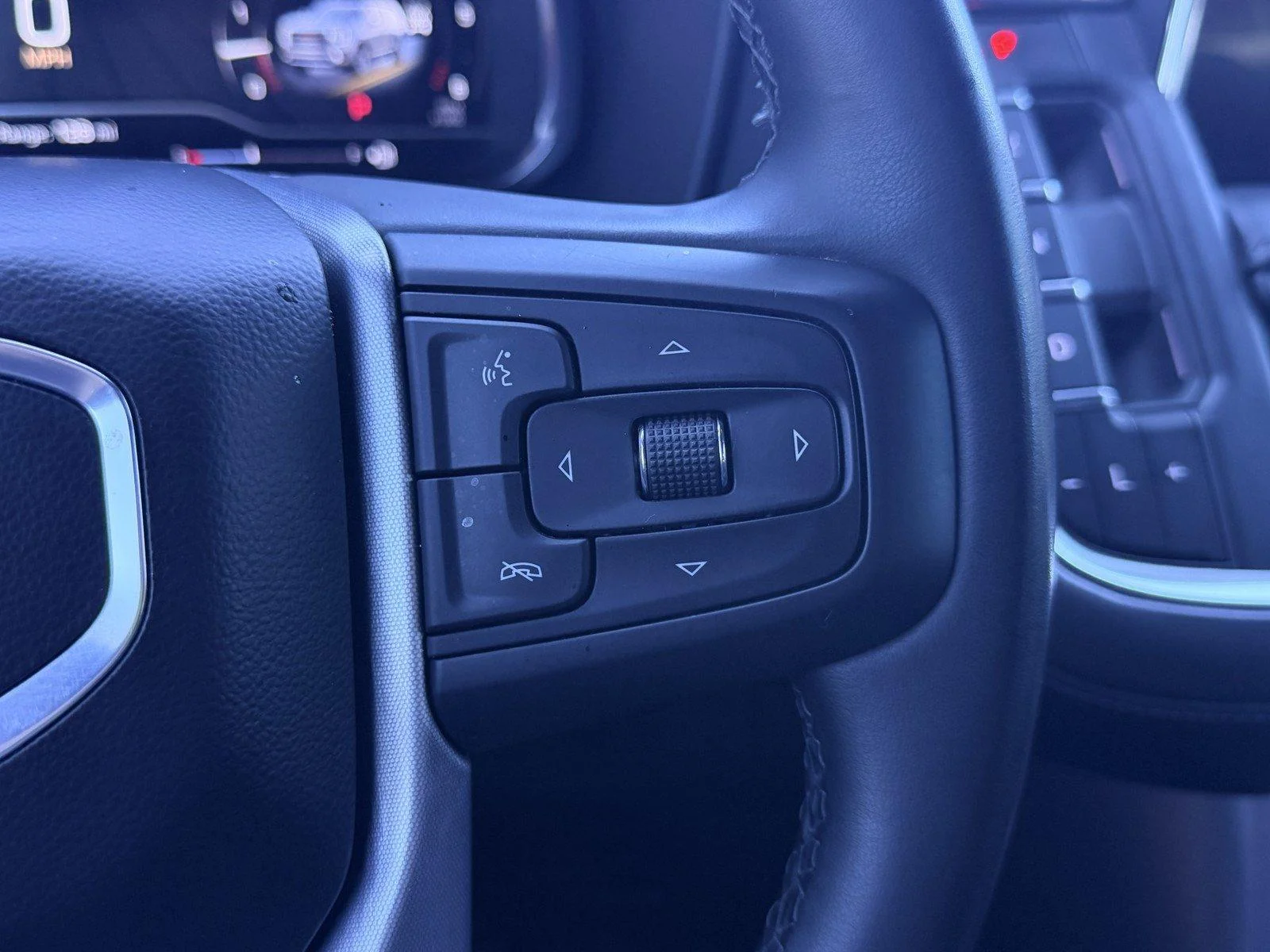 Used 2024 Midnight Blue Metallic GMC SLE image 23