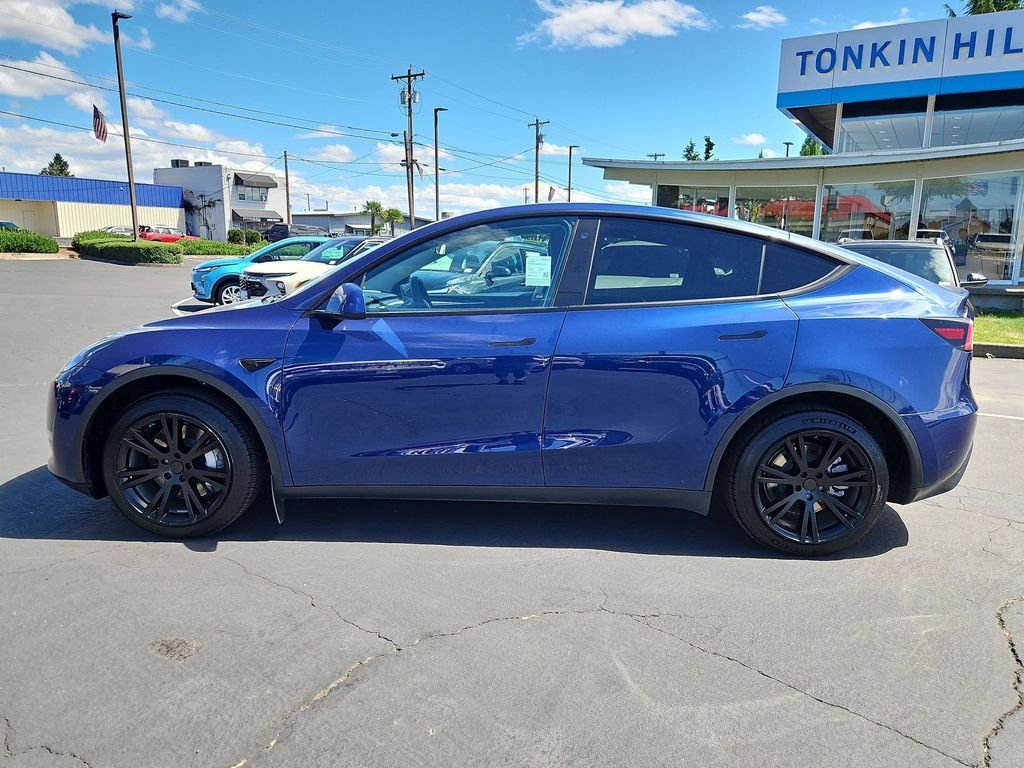 Used 2023 Blue Tesla Long Range image 3