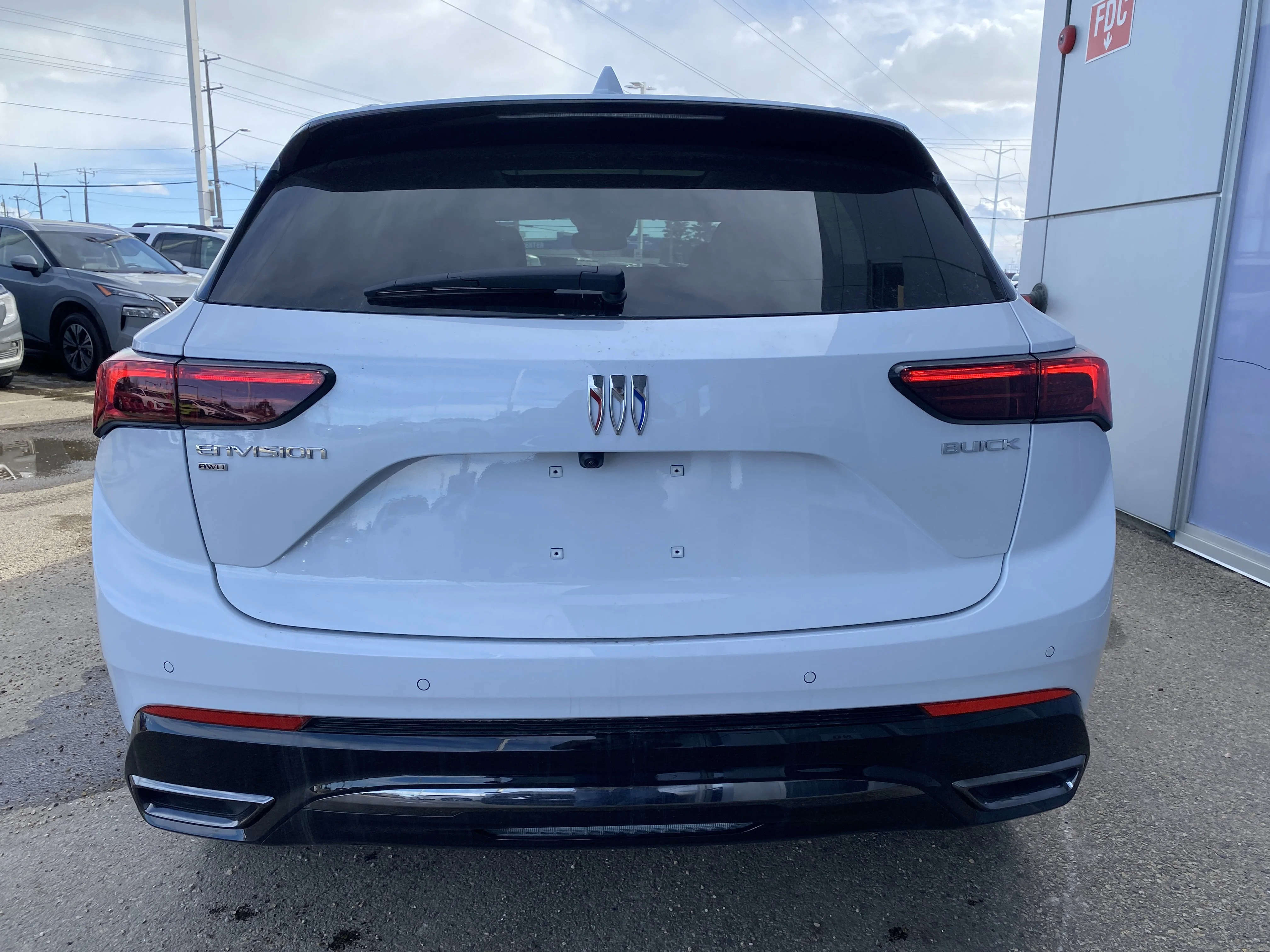 New 2026 IRIDESCENT WHITE TRICOAT Buick Sport Touring image 5