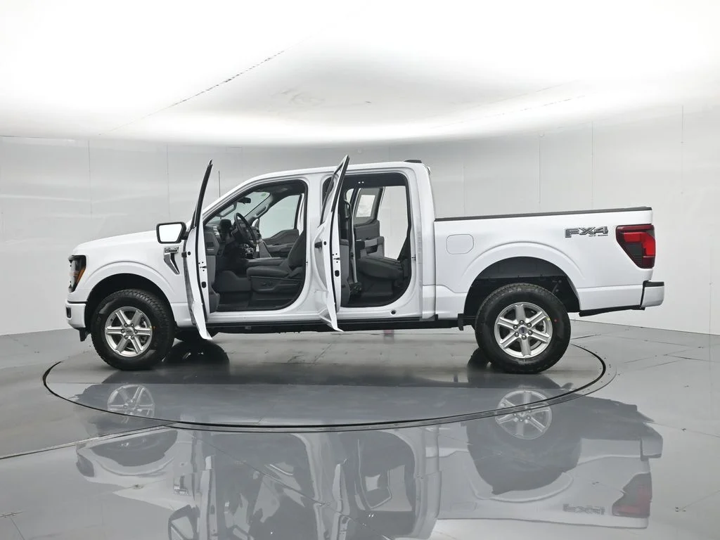 New 2026 Oxford White Ford XLT image 34