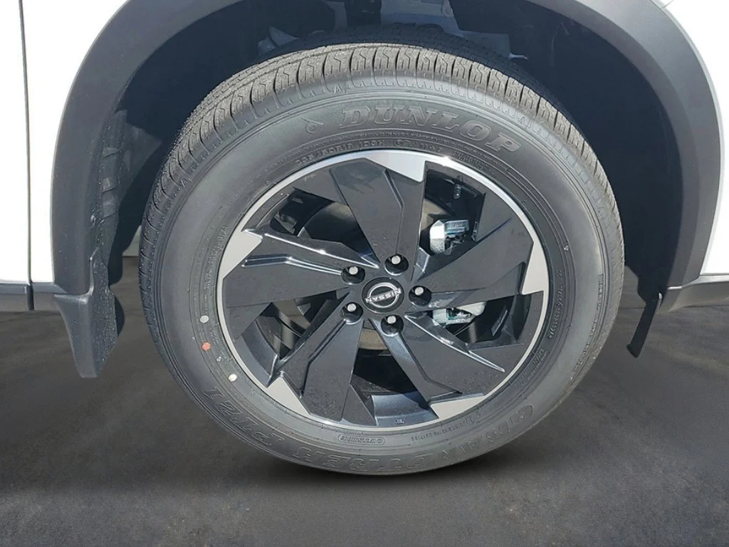 2025 Nissan Rogue SV - Photo 7