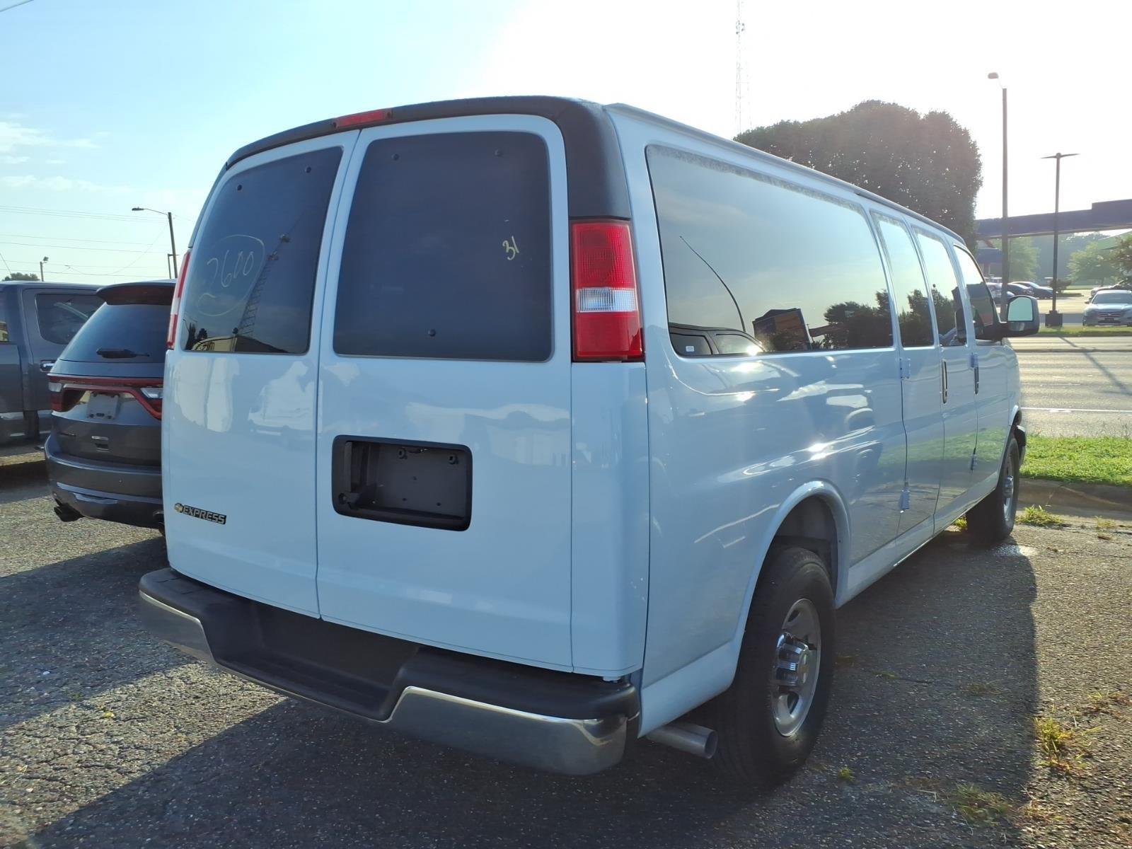 Used 2025 White Chevrolet LT image 6