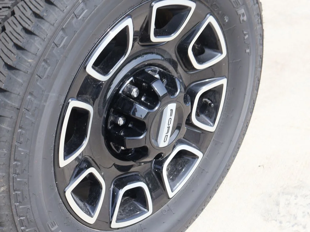 New 2026 Star White Metallic Tri-Coat Ford F-250® Platinum® image 42