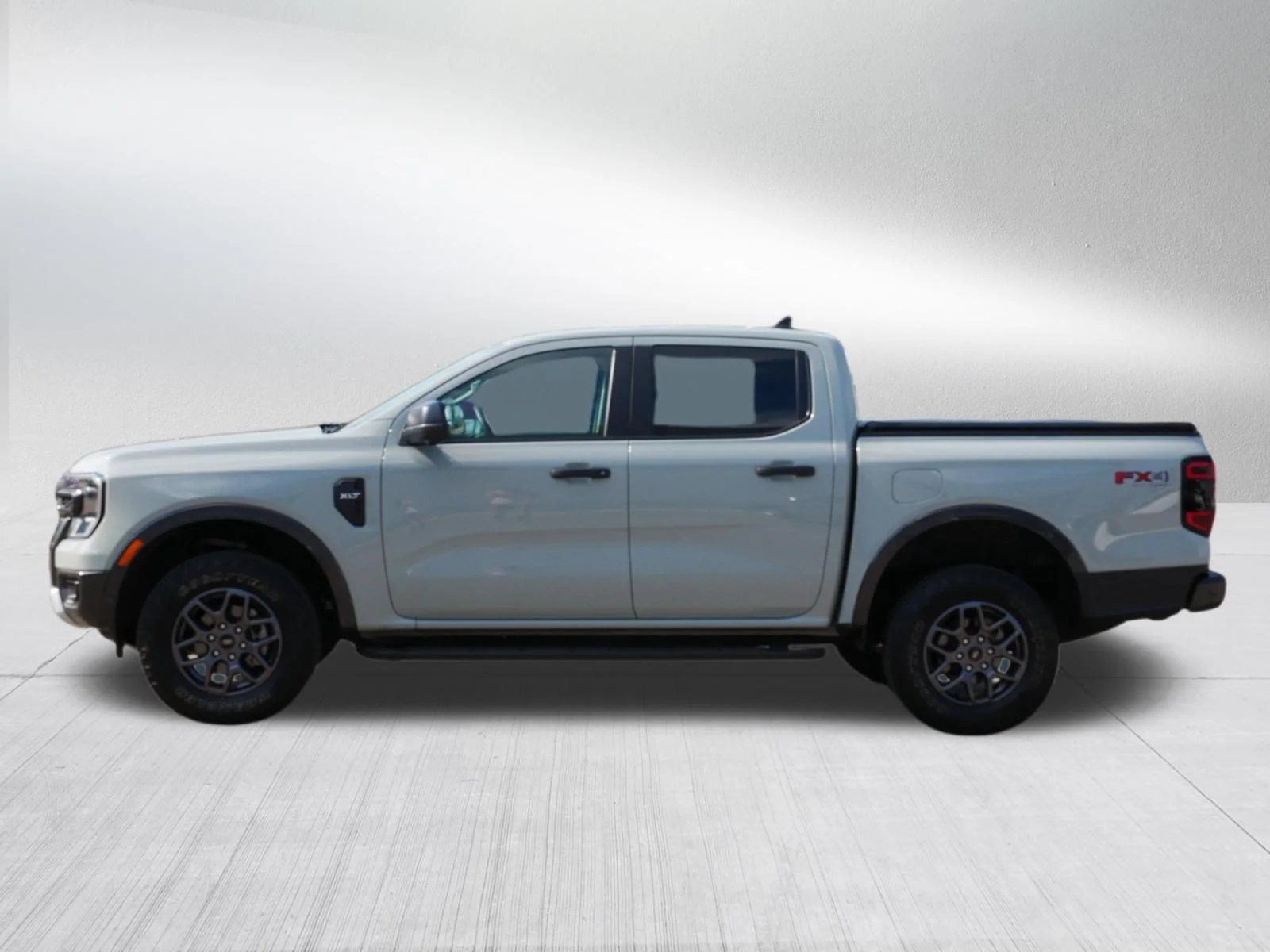 Used 2024 Cactus Grey Ford XLT image 4